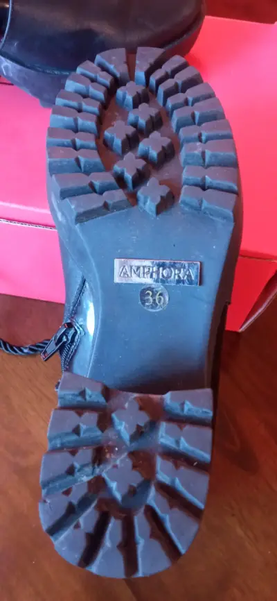 Botines negro con hebillas marca Anphora - miniatura 3