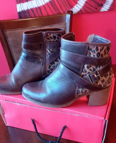 Botines con estampado animal print - miniatura 1