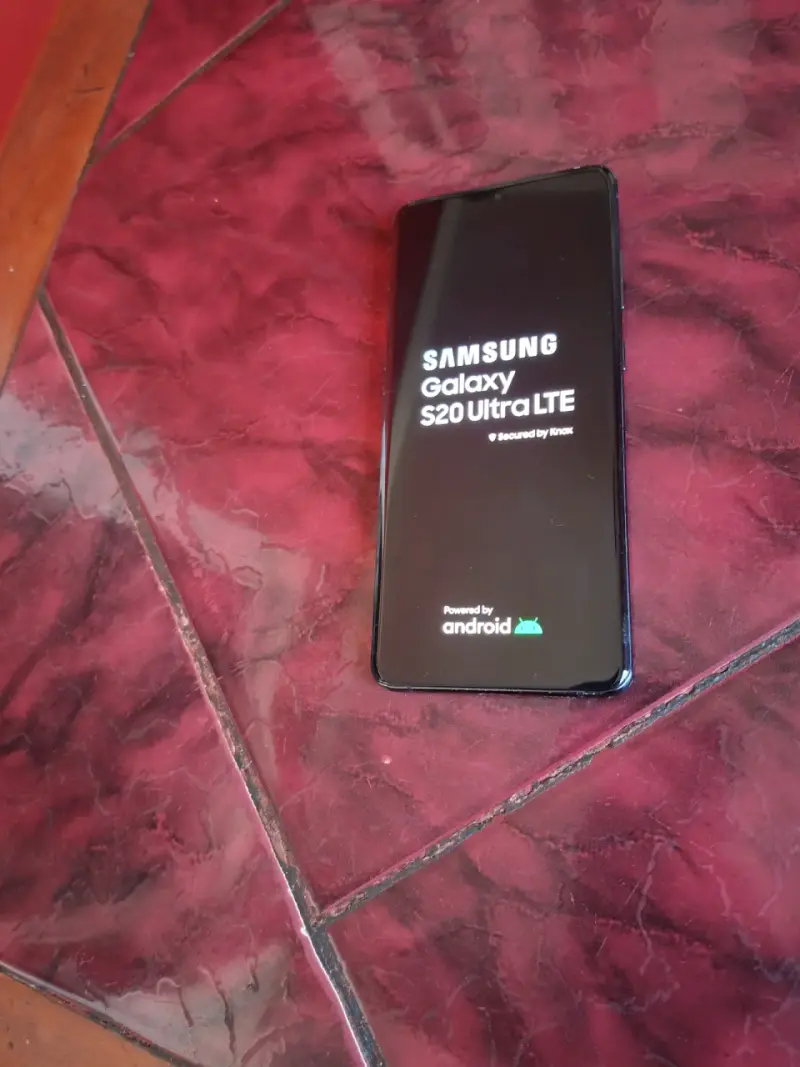 Samsung Galaxy S20 Ultra LTE en buen estado - 6