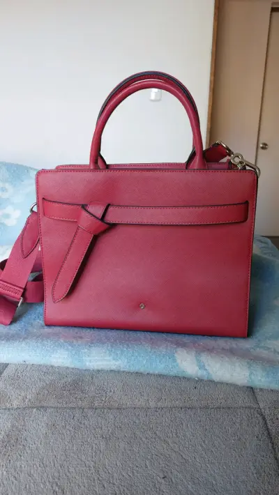 Cartera de mano roja - miniatura 1