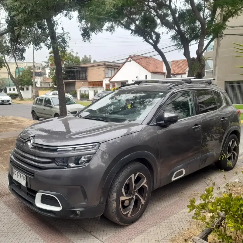SUV Citroën C5 Aircross gris en buen estado - 2