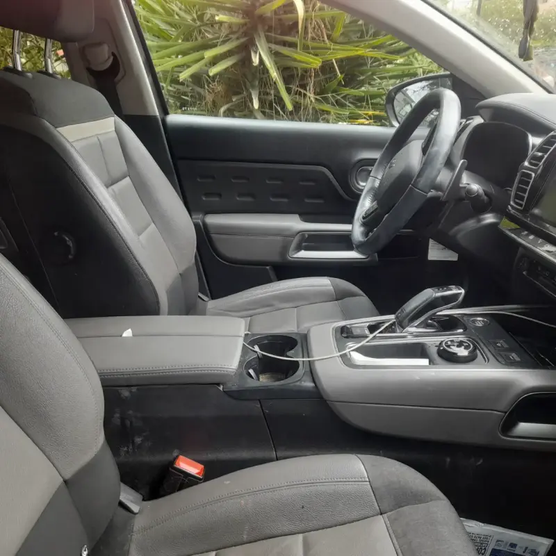SUV Citroën C5 Aircross gris en buen estado - 5