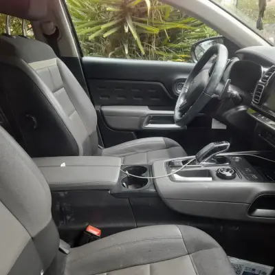 SUV Citroën C5 Aircross gris en buen estado - miniatura 5