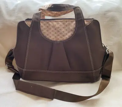 Bolso de mano Kensington marrón con diseño interior - miniatura 1