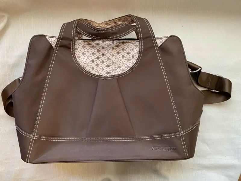 Bolso de mano Kensington marrón con diseño interior - 2