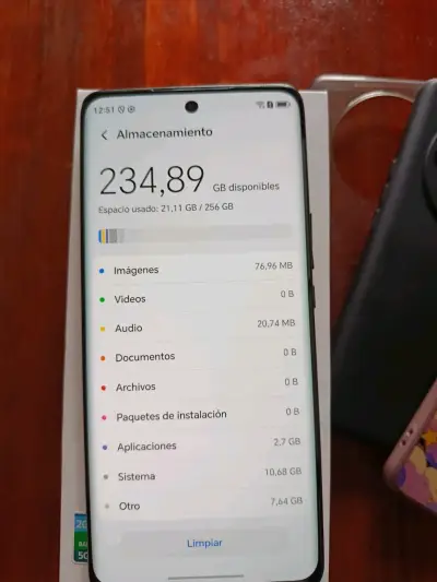 Smartphone con 256GB de almacenamiento - miniatura 1
