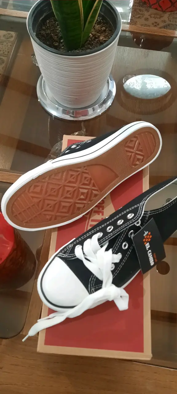 Zapatillas negras de lona estilo clásico - 2