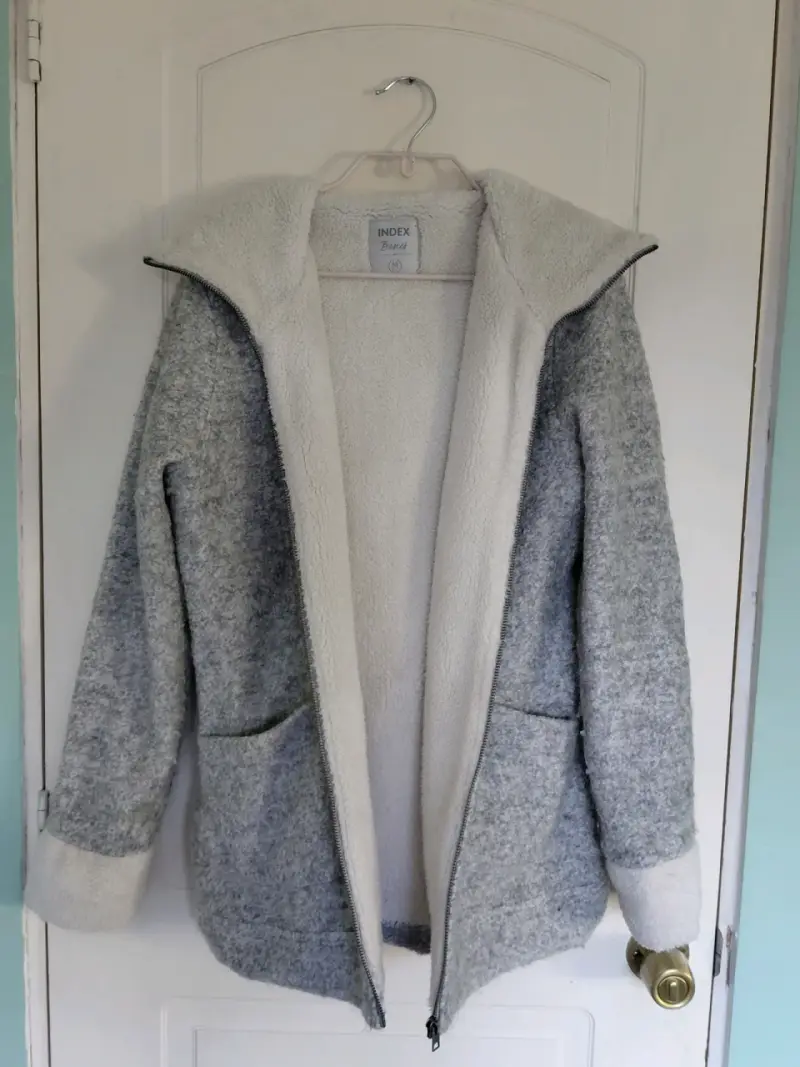Chaqueta de lana gris con capucha - 2