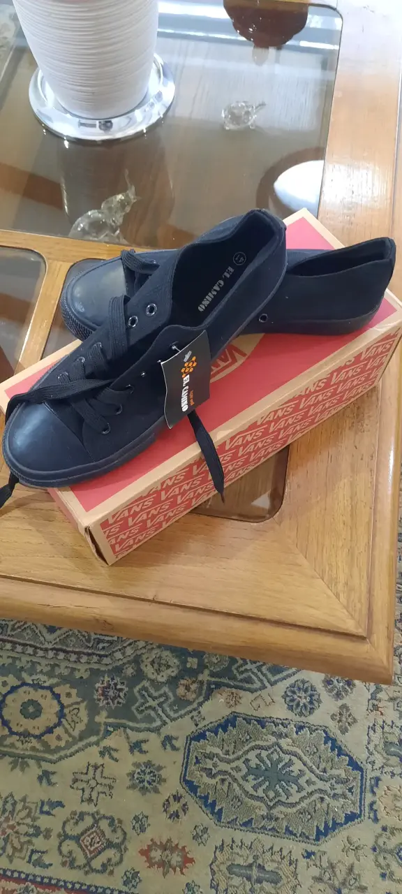 Zapatillas negras de lona estilo casual - 2