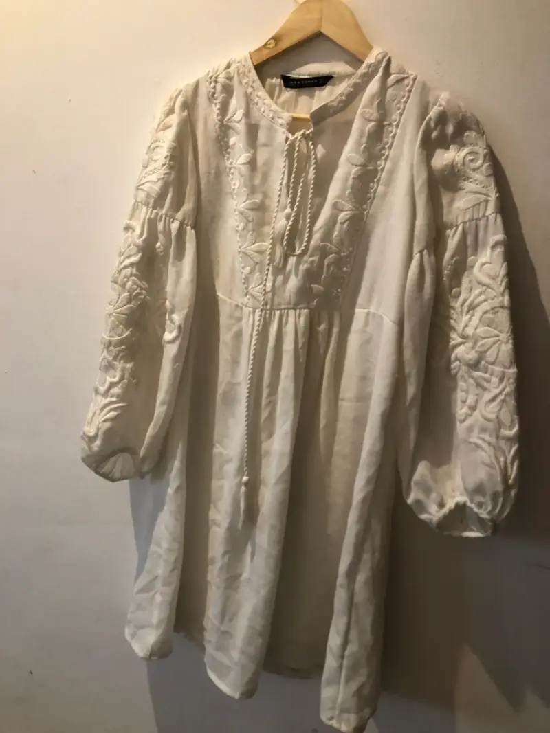 Vestido blanco bordado bohemio - 3