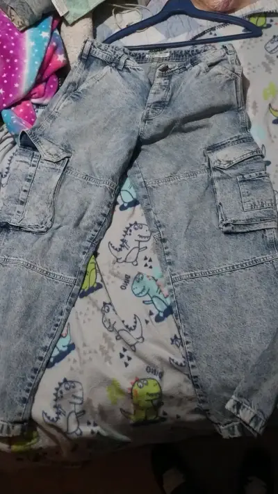 Jeans cargo de mezclilla azul claro - miniatura 1