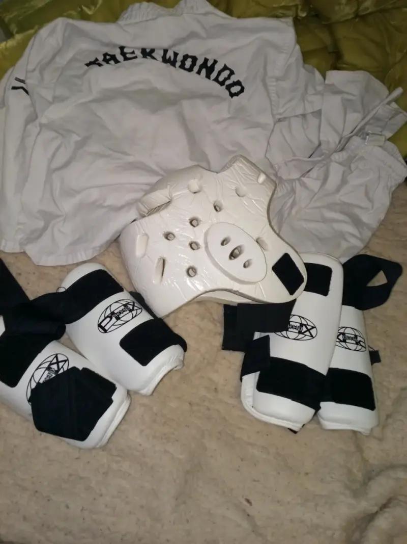 Equipo completo de taekwondo con protecciones - 3