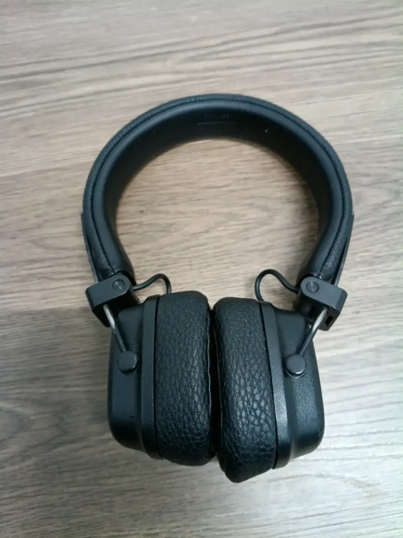 Audífonos Marshall Bluetooth negros - 2