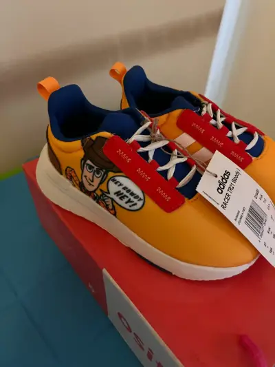Zapatillas Adidas Toy Story para niños - miniatura 1