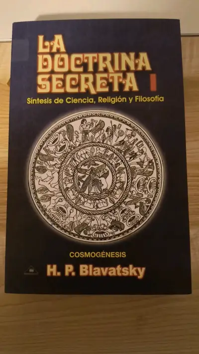La Doctrina Secreta Volumen I de H. P. Blavatsky - miniatura 1