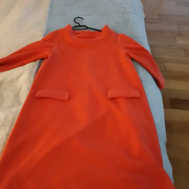 Vestido naranja de manga larga elegante - 2