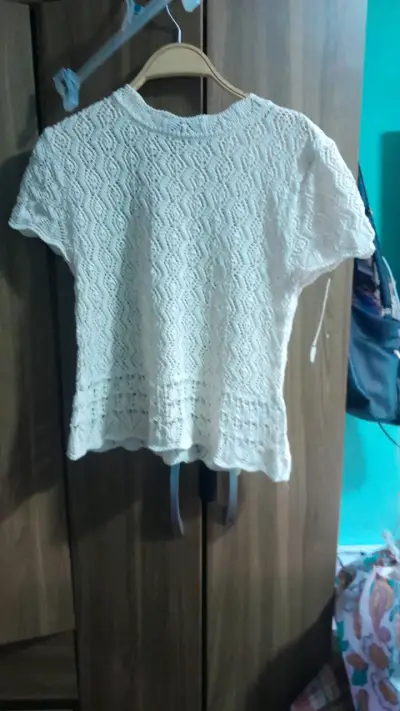 Vestido negro con bordado blanco - miniatura 5