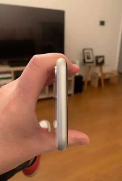 iPhone XR en caja original - miniatura 3