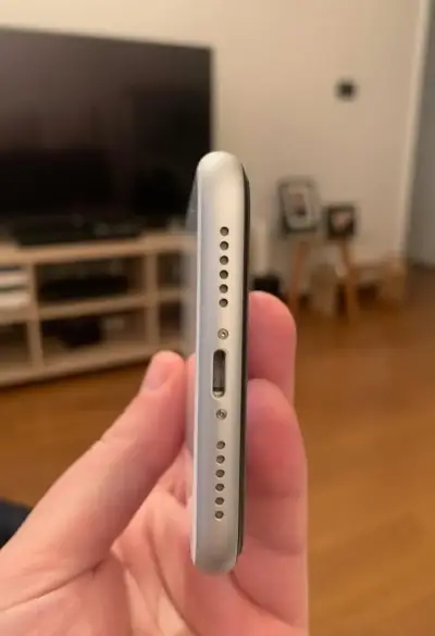 iPhone XR en caja original - miniatura 4
