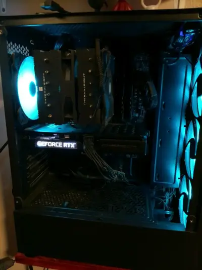 PC Gamer con monitor y accesorios - miniatura 2