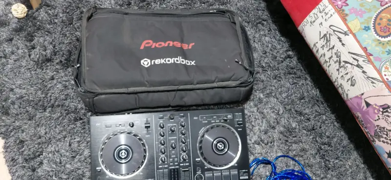 Controlador DJ Pioneer Rekordbox DDJ-RB Negro - 4