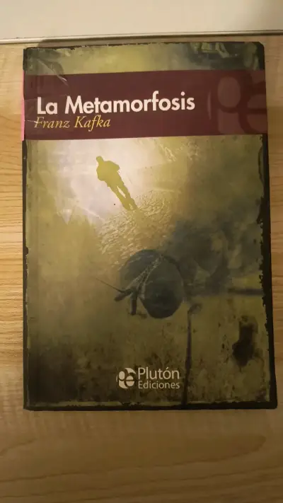 La Metamorfosis de Franz Kafka - Plutón Ediciones - miniatura 1