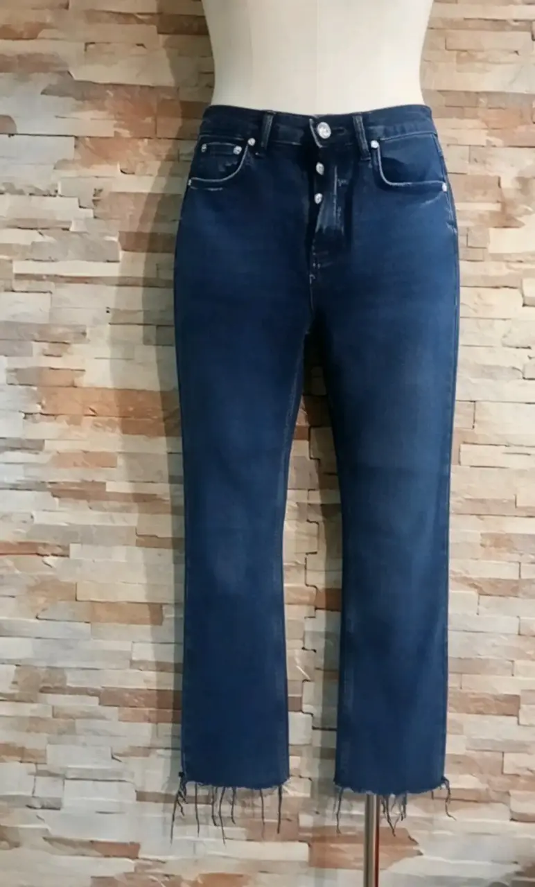 Jeans azul oscuro con diseño deshilachado - 2