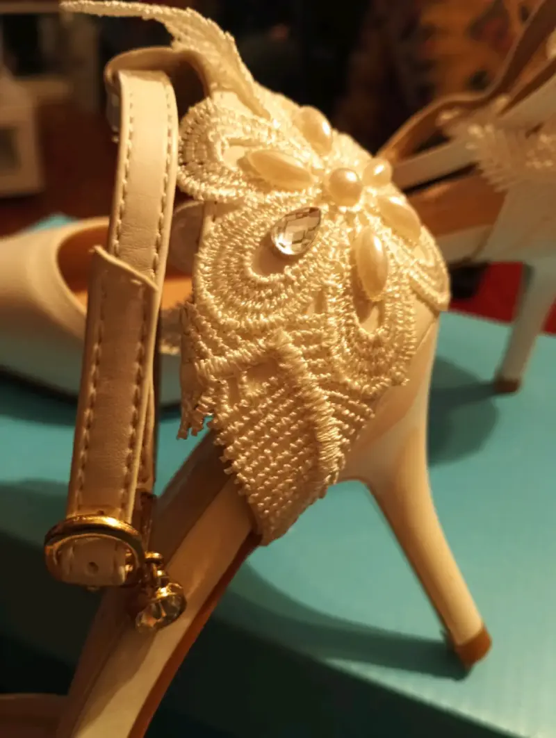 Zapatos de novia blancos con encaje - 3