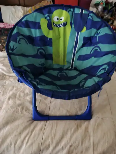 Silla infantil plegable con diseño de cactus - miniatura 1