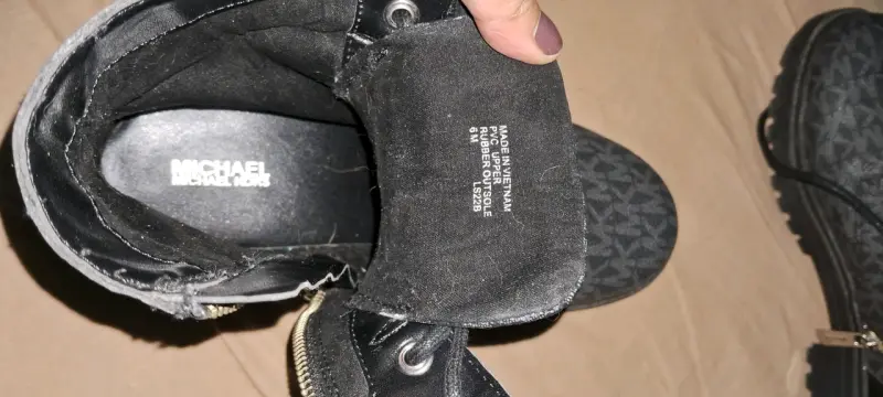 Botas negras de cuero con diseño MK - 2