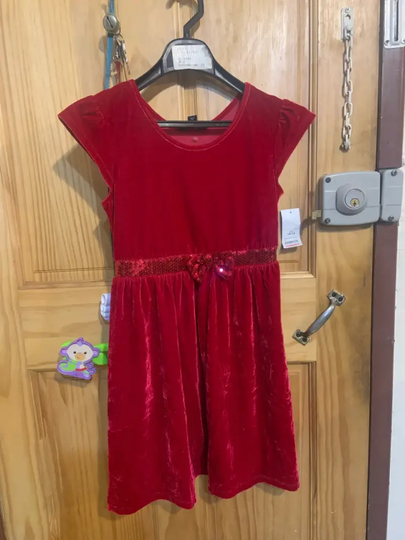 Vestido de terciopelo rojo para niña - 2