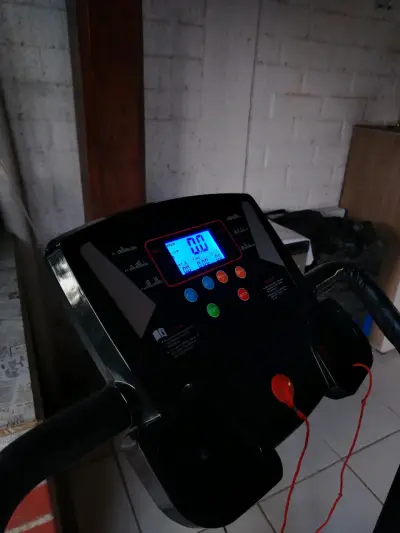 Caminadora eléctrica con pantalla digital - miniatura 1