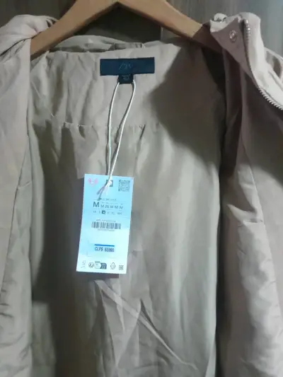 Parka beige con capucha marca zara - miniatura 3