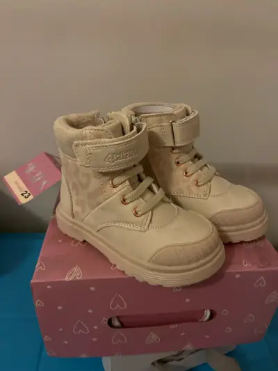 Botines beige para niña 4Kids talla 23 - miniatura 1