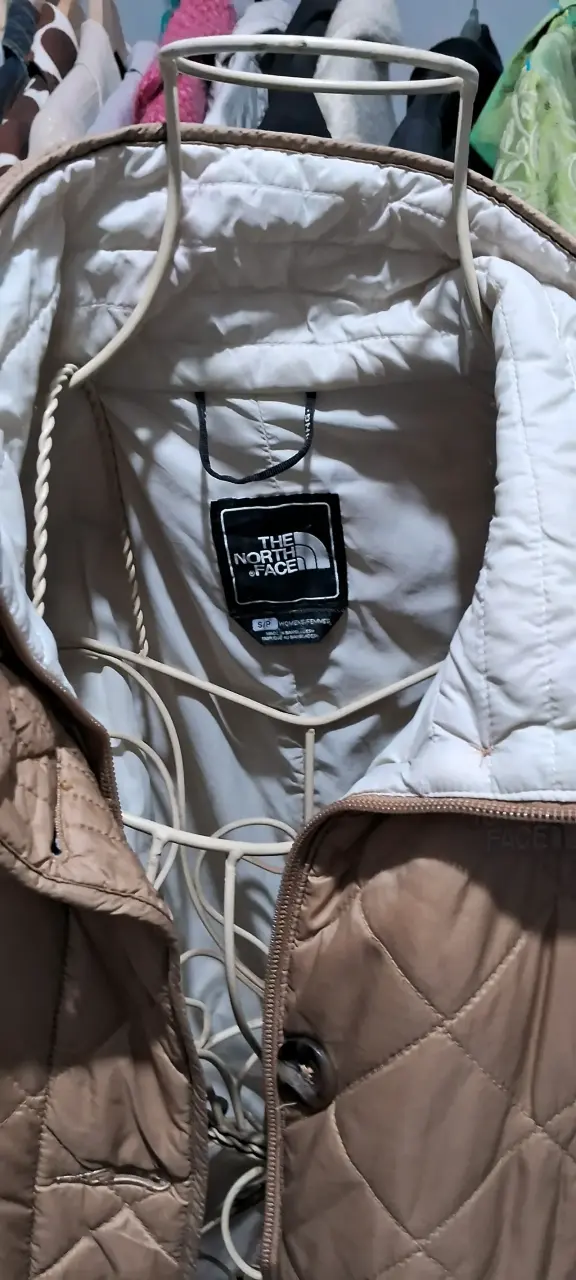 Chaqueta acolchada The North Face beige - 3