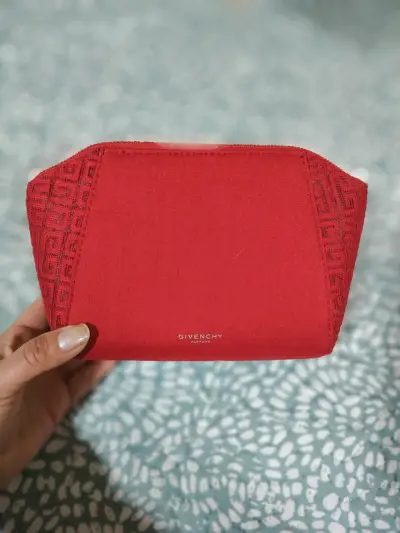 Neceser Givenchy rojo elegante - miniatura 1