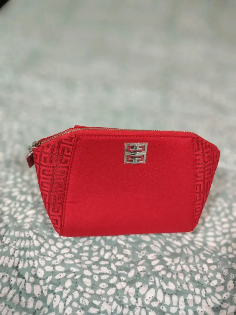 Neceser Givenchy rojo elegante - 2
