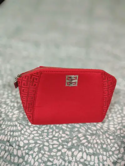 Neceser Givenchy rojo elegante - miniatura 2