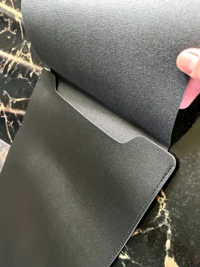 Funda protectora para laptop de cuero sintético - miniatura 3
