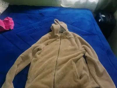 Chaqueta polar beige con capucha - miniatura 4
