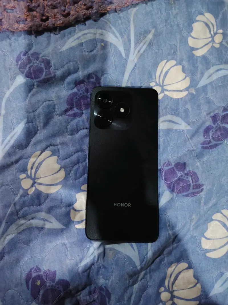 Smartphone negro en buen estado - 2