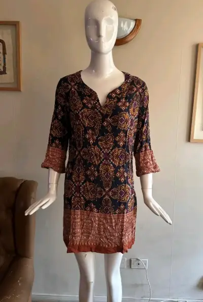 Vestidos, chaquetas de Cuero, Faldas - miniatura 1