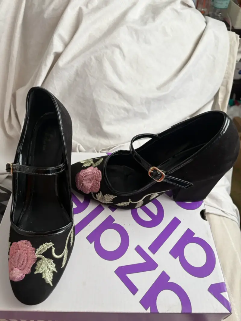 Zapatos de tacón marca Bata talla 37 - 2