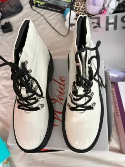 Botines blancos con pequeño detalle talla 38 - miniatura 3