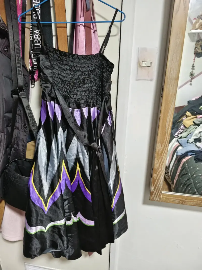 Vestido de fiesta con diseño geométrico - 2