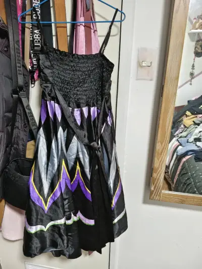 Vestido de fiesta con diseño geométrico - miniatura 2