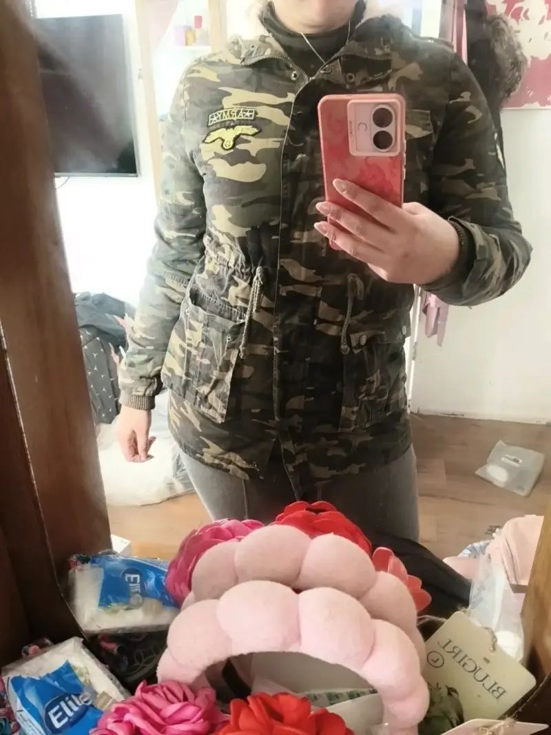 Parka camuflada con capucha de piel sintética - 3