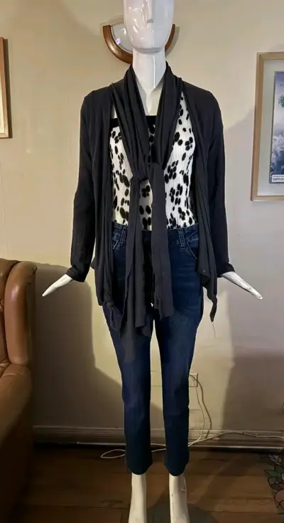 Blusas, calzas, vestidos y otros - miniatura 1