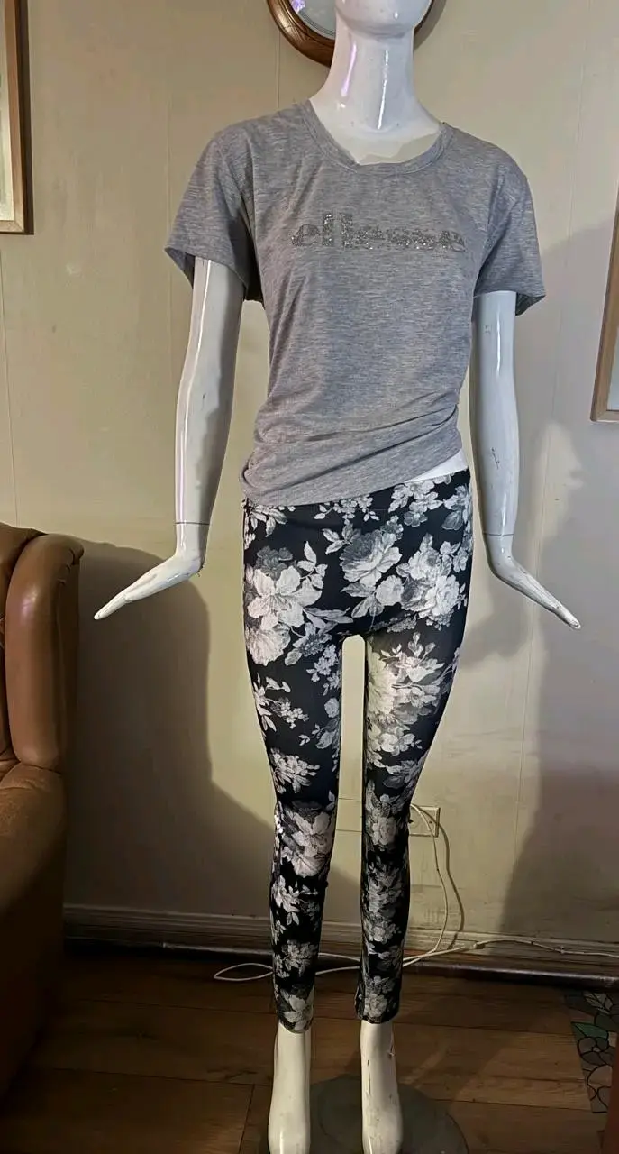 Blusas, calzas, vestidos y otros - 4