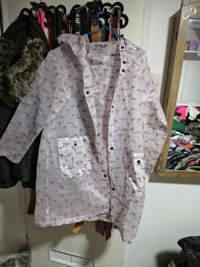 Impermeable con diseño de flamencos - miniatura 1